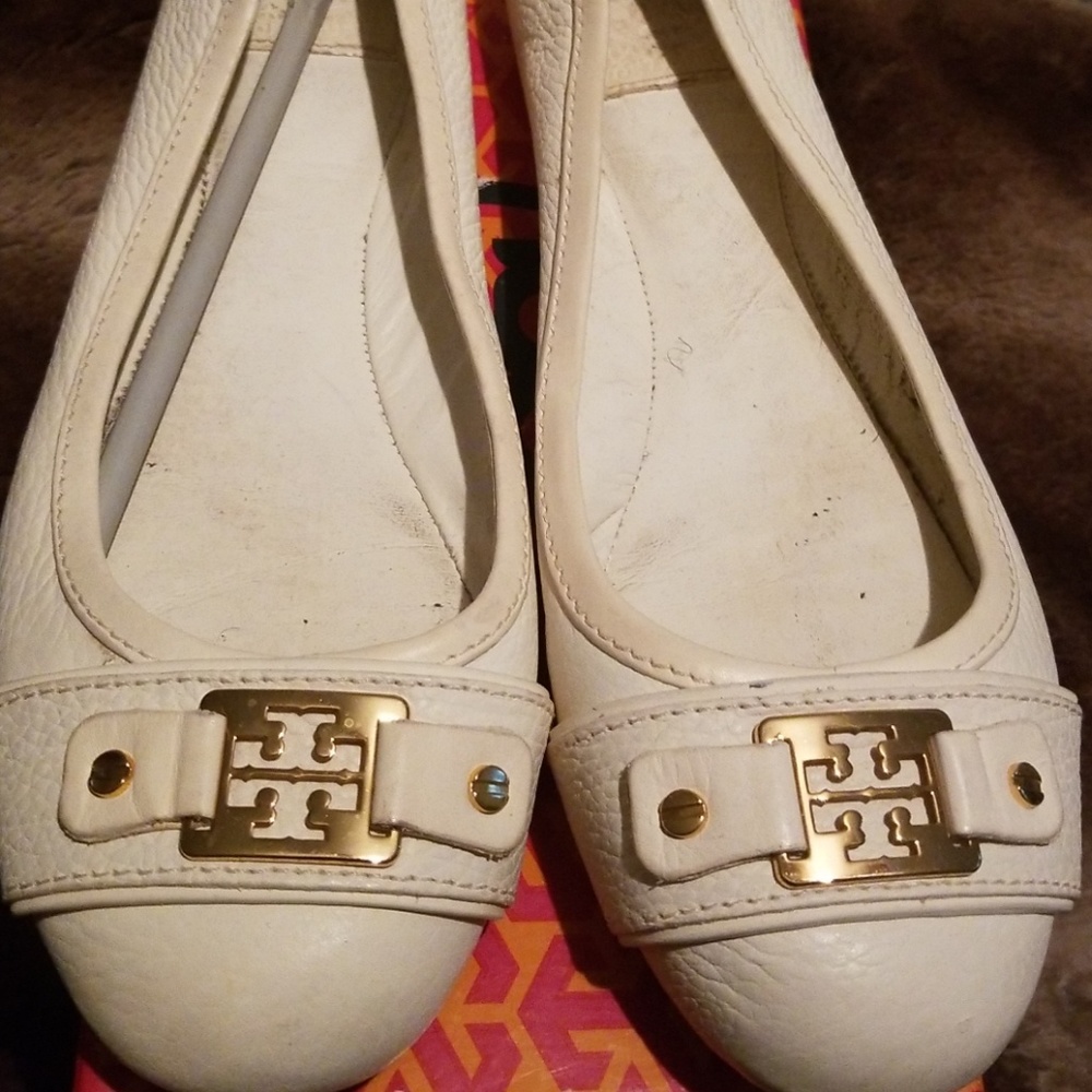 Tory burch flats.
